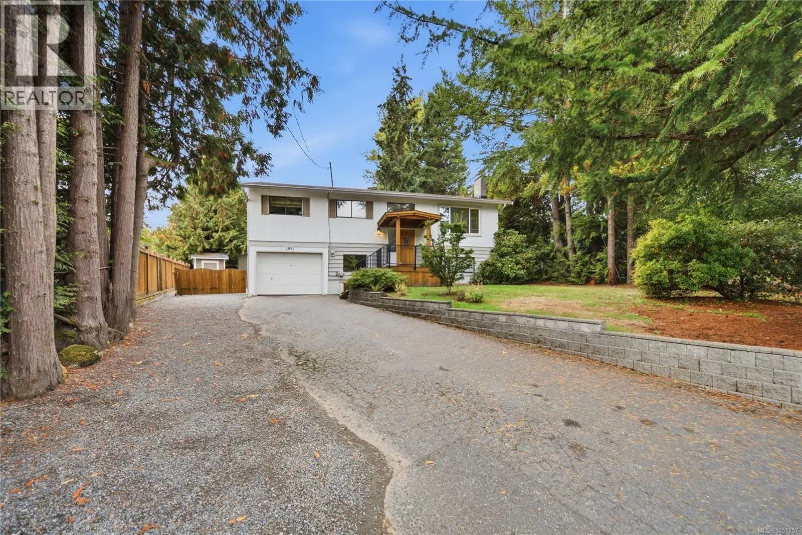 1951 Szasz Drive