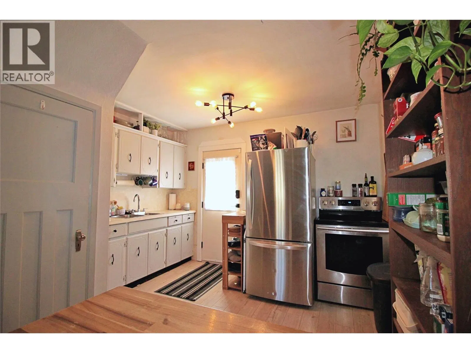 Photo 5 of 35 at 865 KIPLING Street
