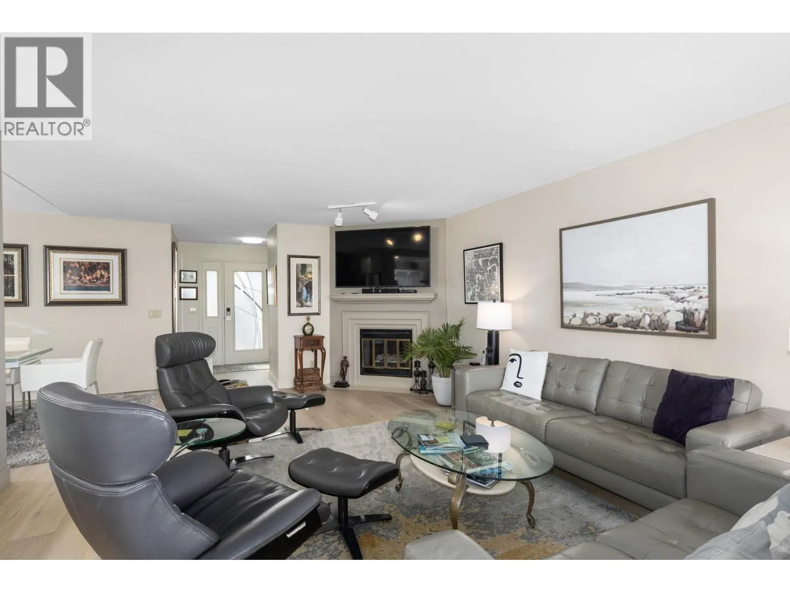 Photo 4 of 31 at #9 – 1020 Lanfranco Road