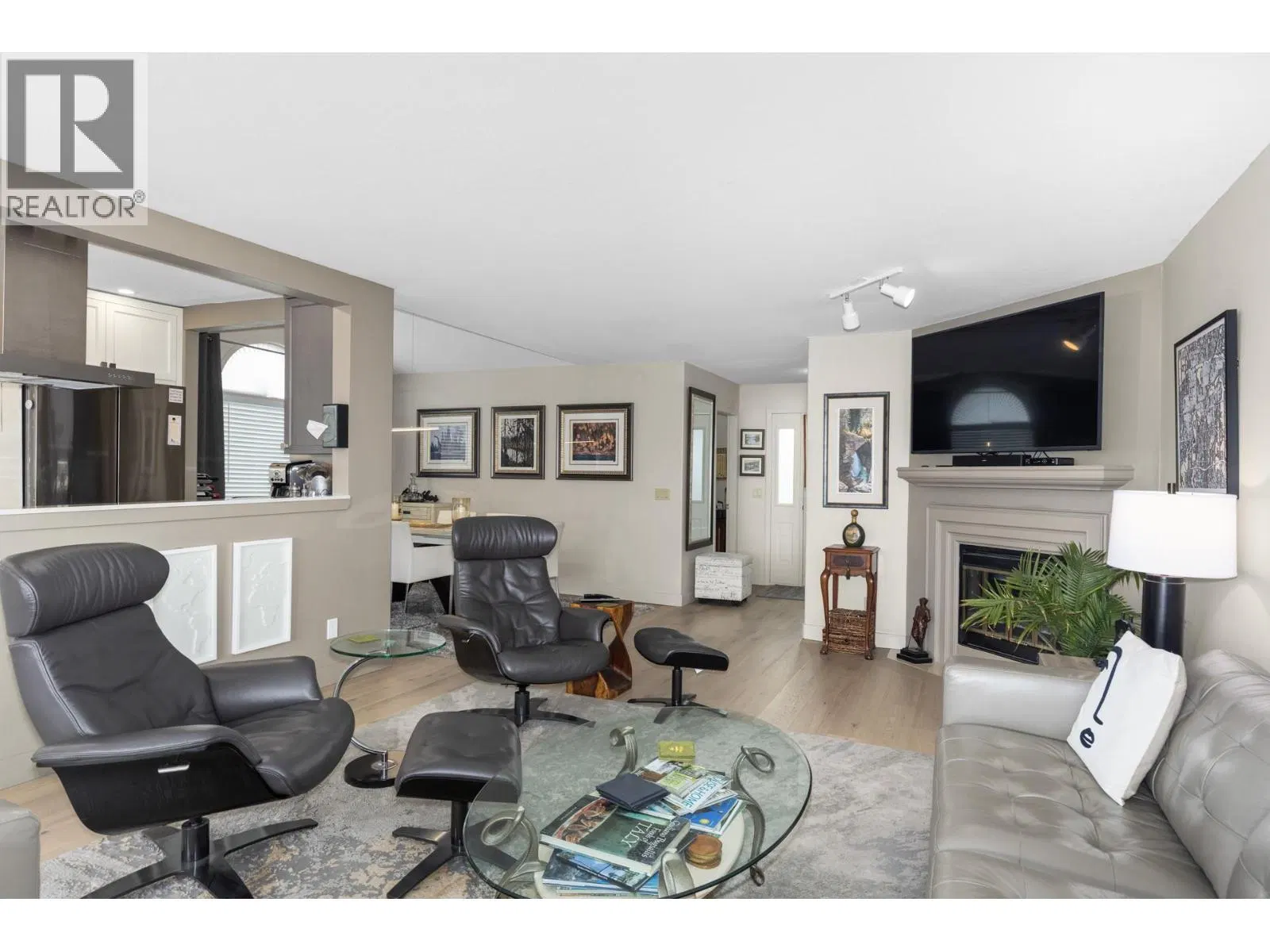 Photo 5 of 31 at #9 – 1020 Lanfranco Road