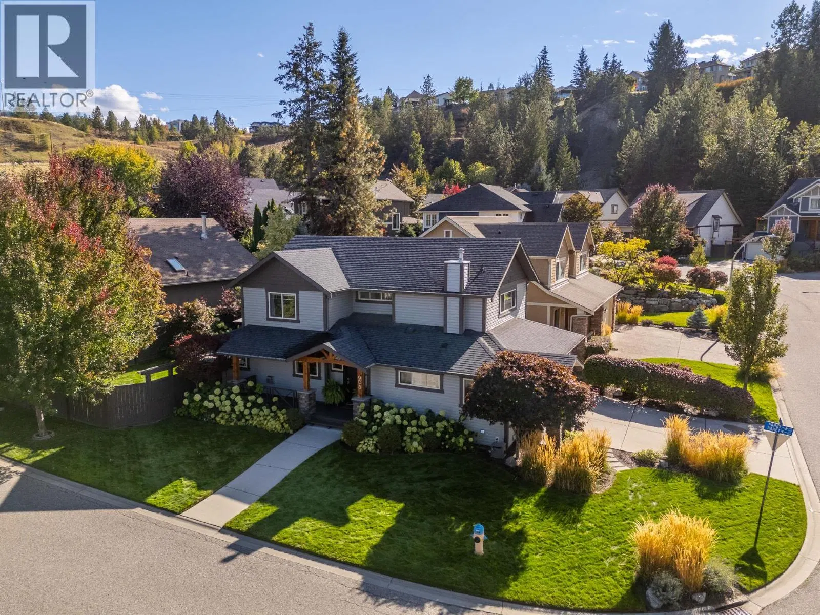 Photo 4 of 83 at 905 Paret Crescent