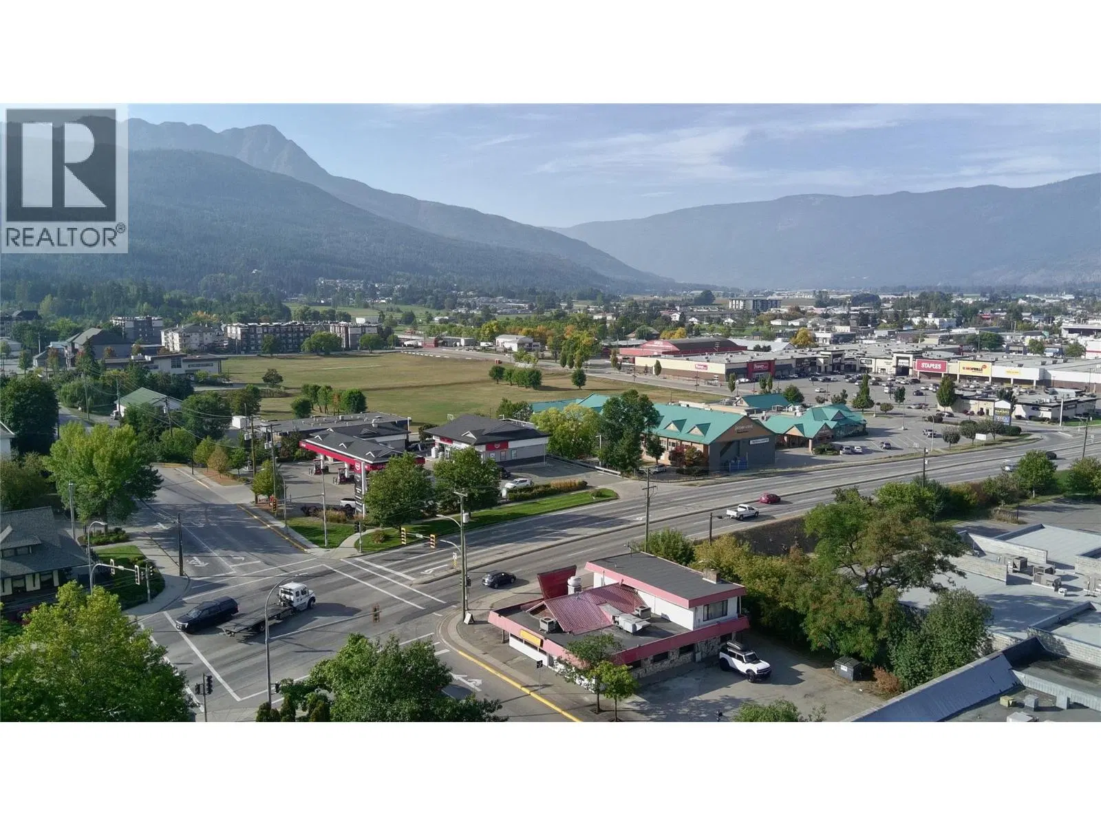 Photo 4 of 23 at 21 & 61 Shuswap Street