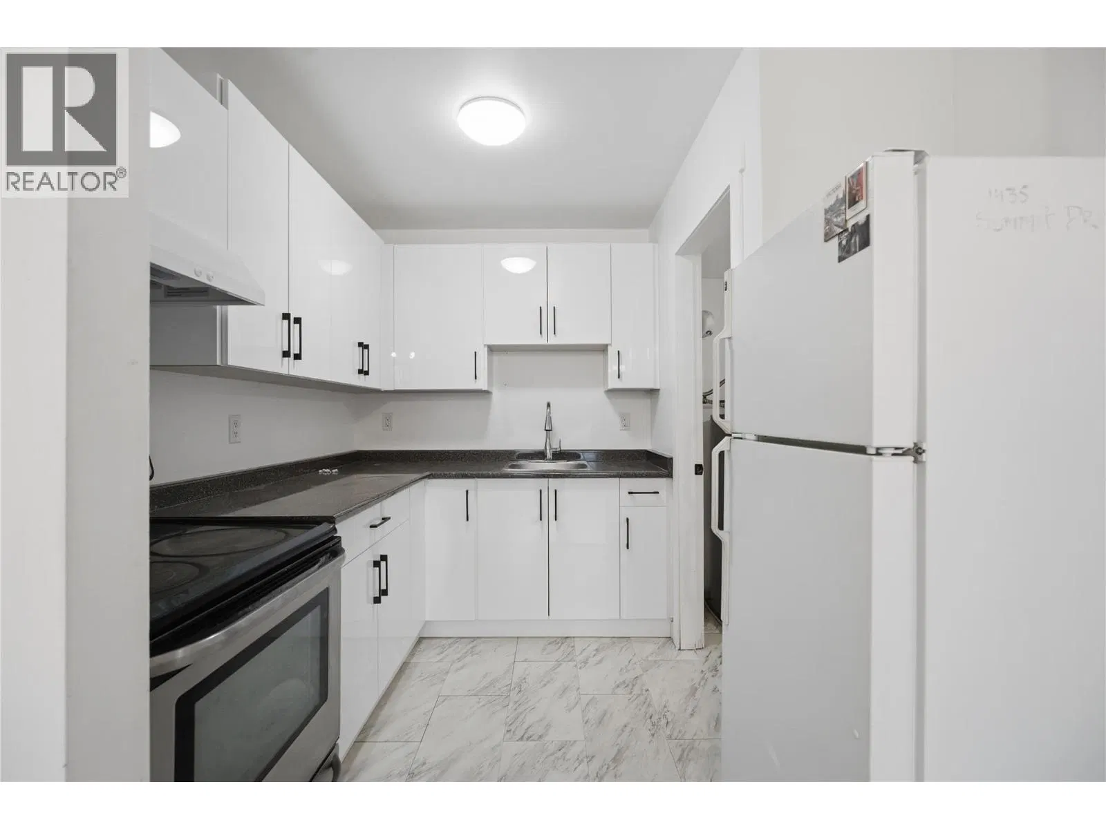 Photo 3 of 26 at #53 – 1435 Summit Drive