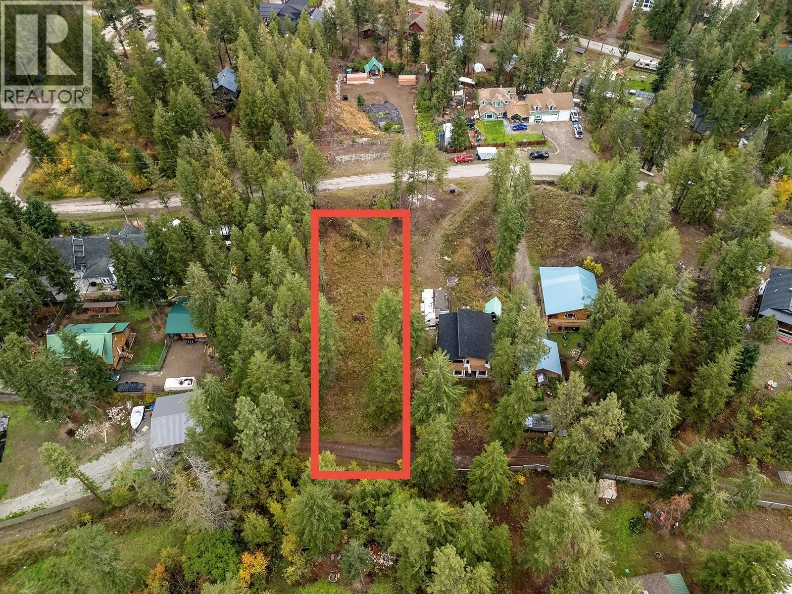 Photo 3 of 18 at 861 Balsam Road