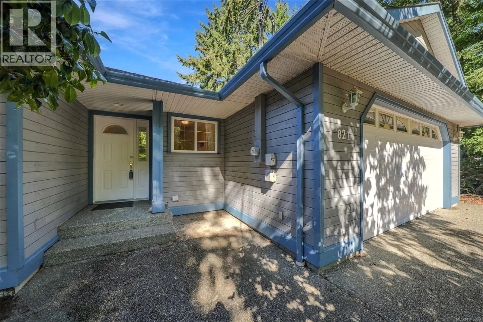 Photo 2 of 49 at 821 Shorewood Drive