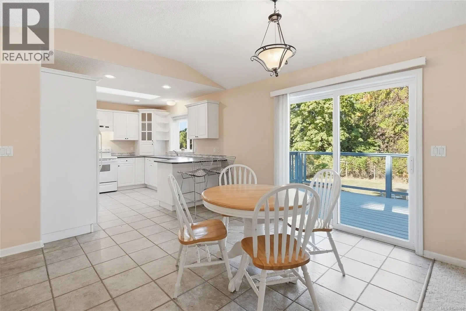 Photo 5 of 49 at 821 Shorewood Drive