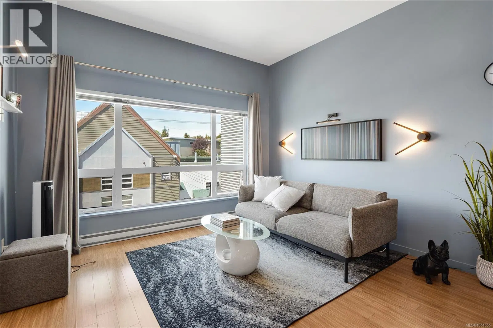 Photo 3 of 16 at #403 – 785 Tyee Road