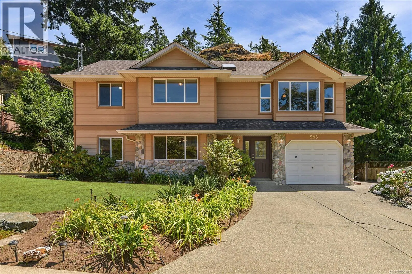 Photo 1 of 54 at 585 HANSEN Avenue