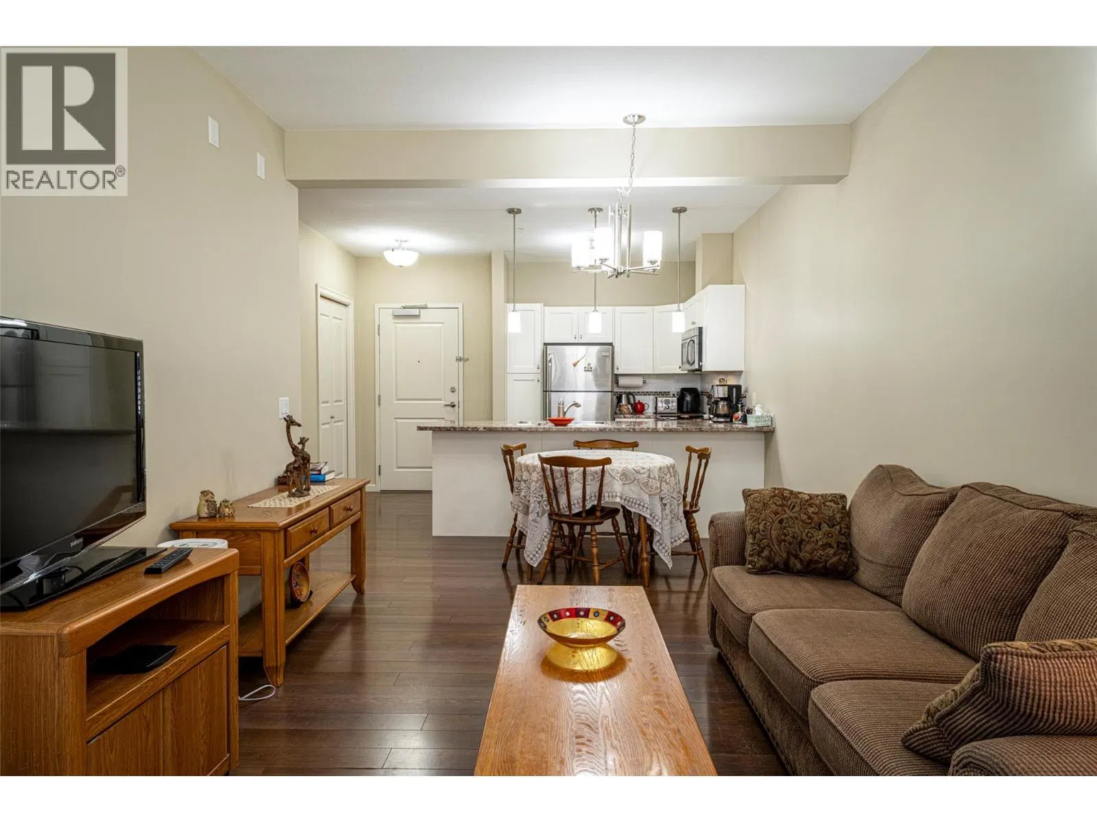 Photo 5 of 33 at #207 – 3010 35 Street