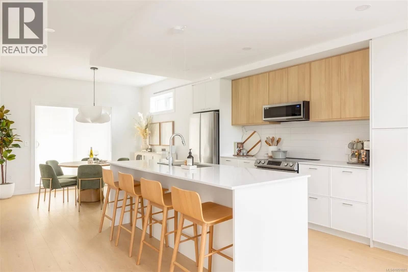 TH6 – 3450 Whittier Avenue