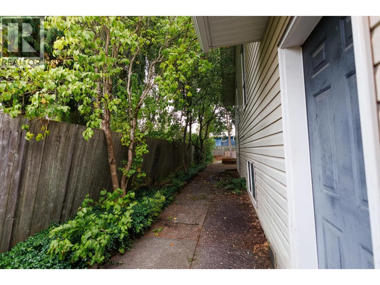 Photo 2 of 33 at 4828 WALSH Avenue