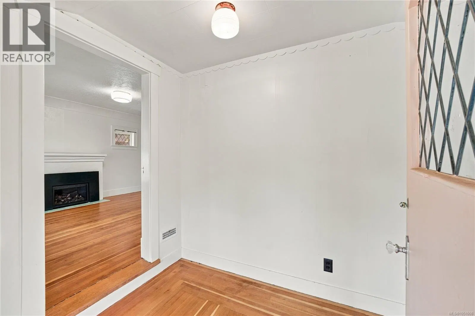 Photo 5 of 29 at 432 Buller Street