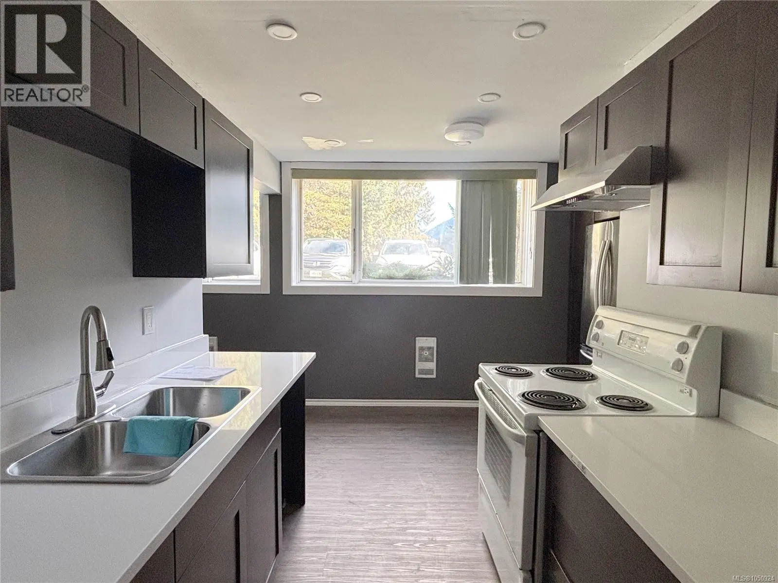 Photo 2 of 12 at #113 – 350 Alder Crescent
