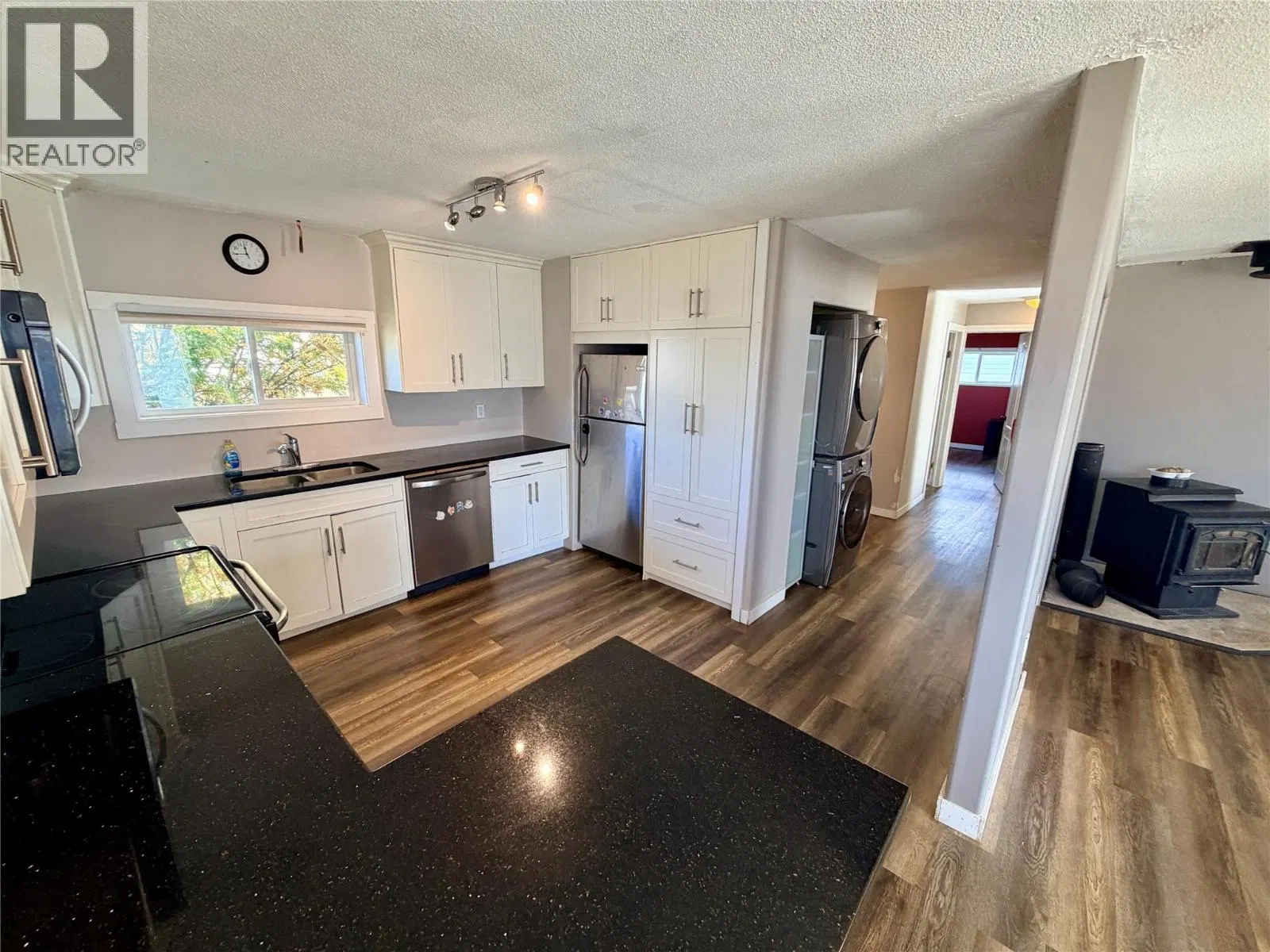 Photo 3 of 26 at 5007 48 Avenue