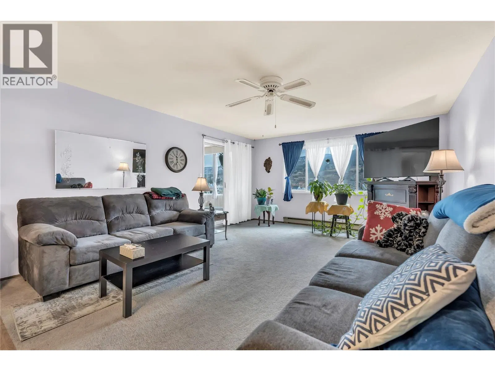 Photo 3 of 22 at #402 – 272 Green Avenue