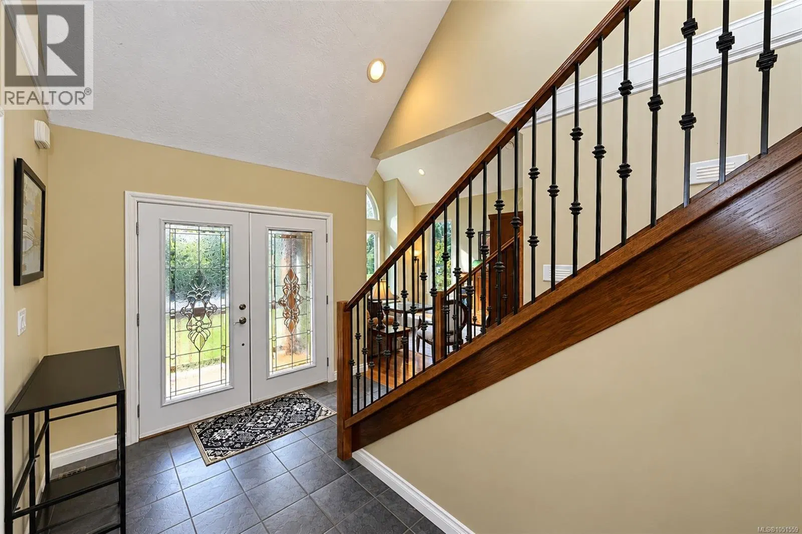 Photo 2 of 99 at 2839 Wedgewood Drive