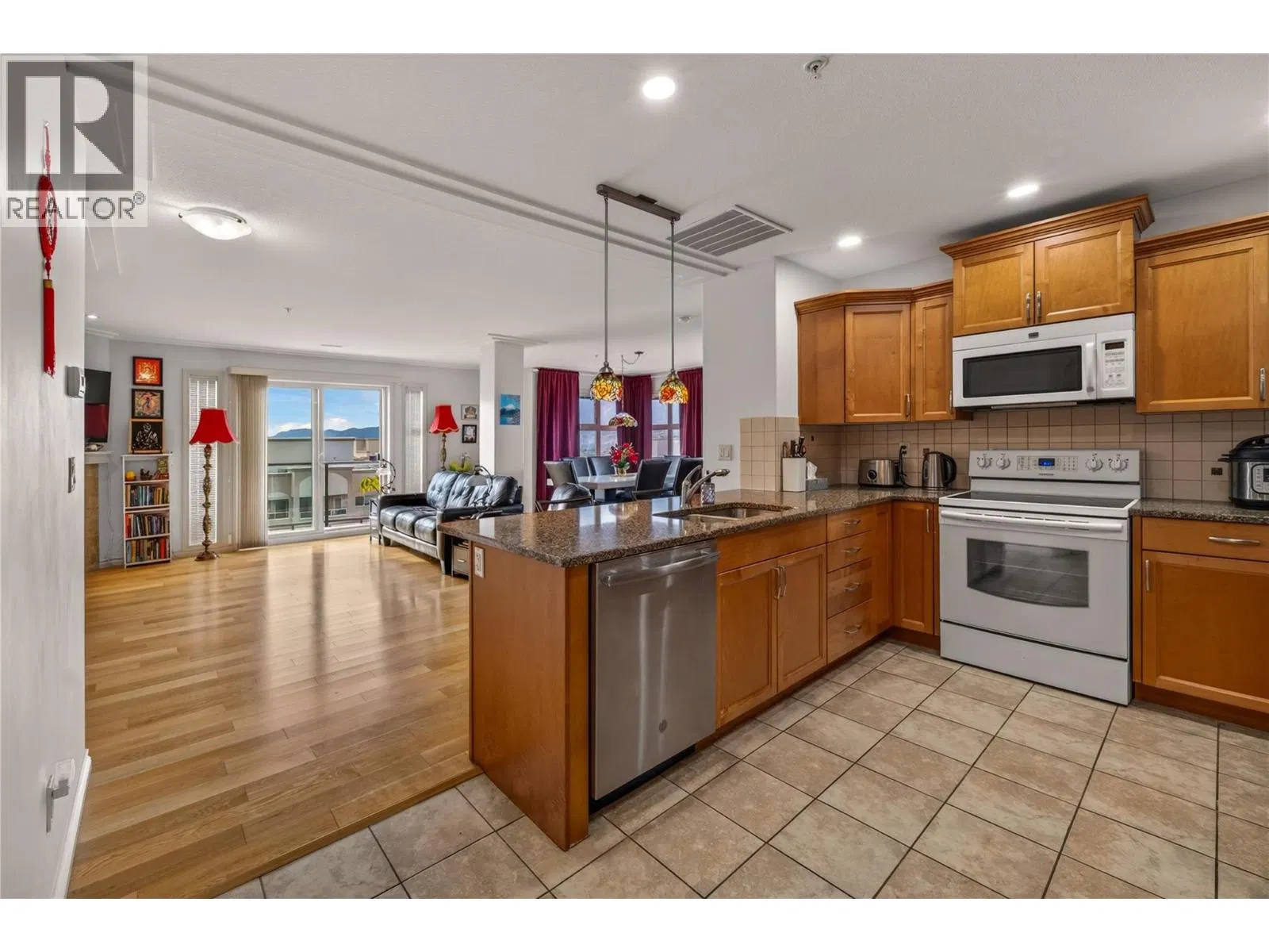 Photo 2 of 41 at #1003 – 2125 Atkinson Street