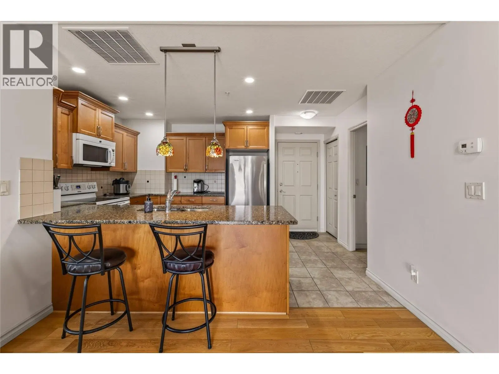 Photo 5 of 41 at #1003 – 2125 Atkinson Street