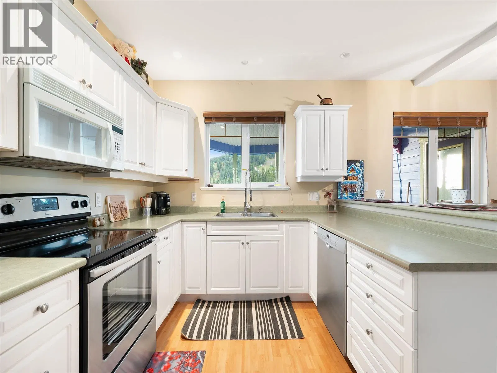 Photo 5 of 24 at #2 – 415 Silver Queen Road