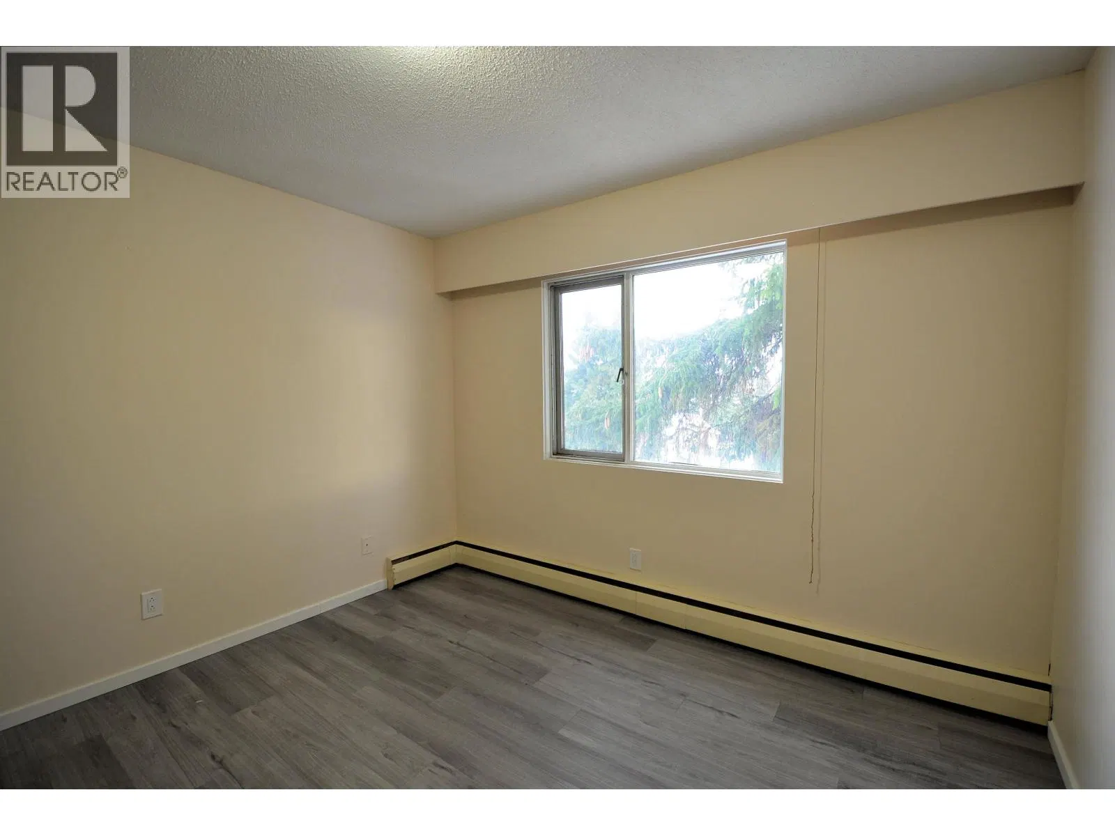 Photo 5 of 20 at 1921 UPLAND Street