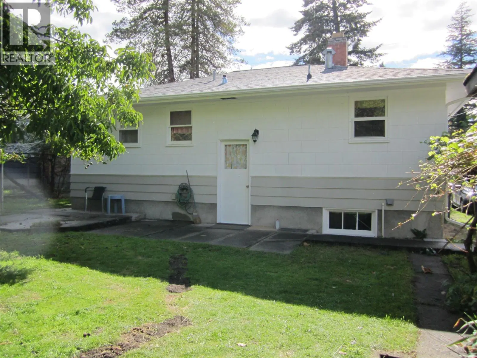 Photo 4 of 11 at 1285 Forestbrook Drive