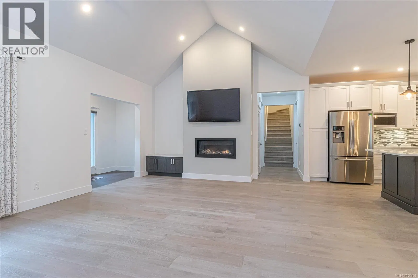 Photo 4 of 64 at 3800 Creekside Drive