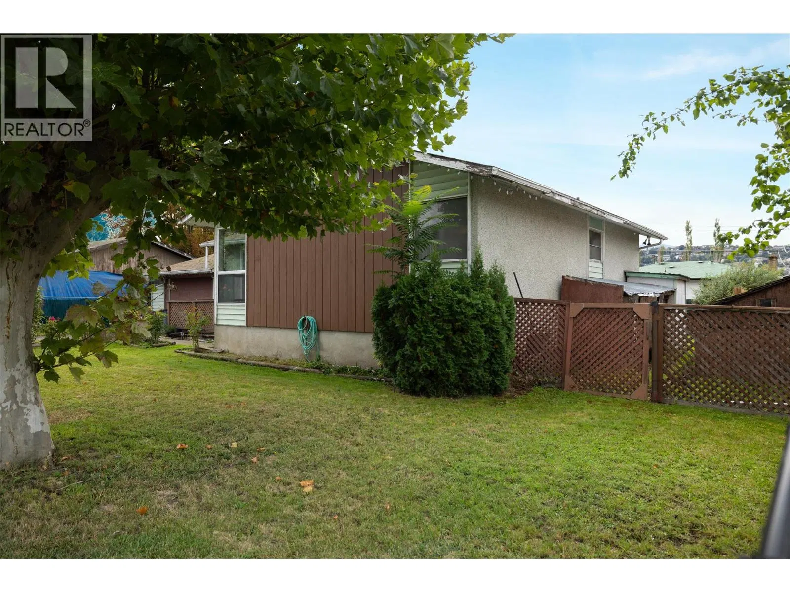 Photo 2 of 40 at 4204 27 Avenue