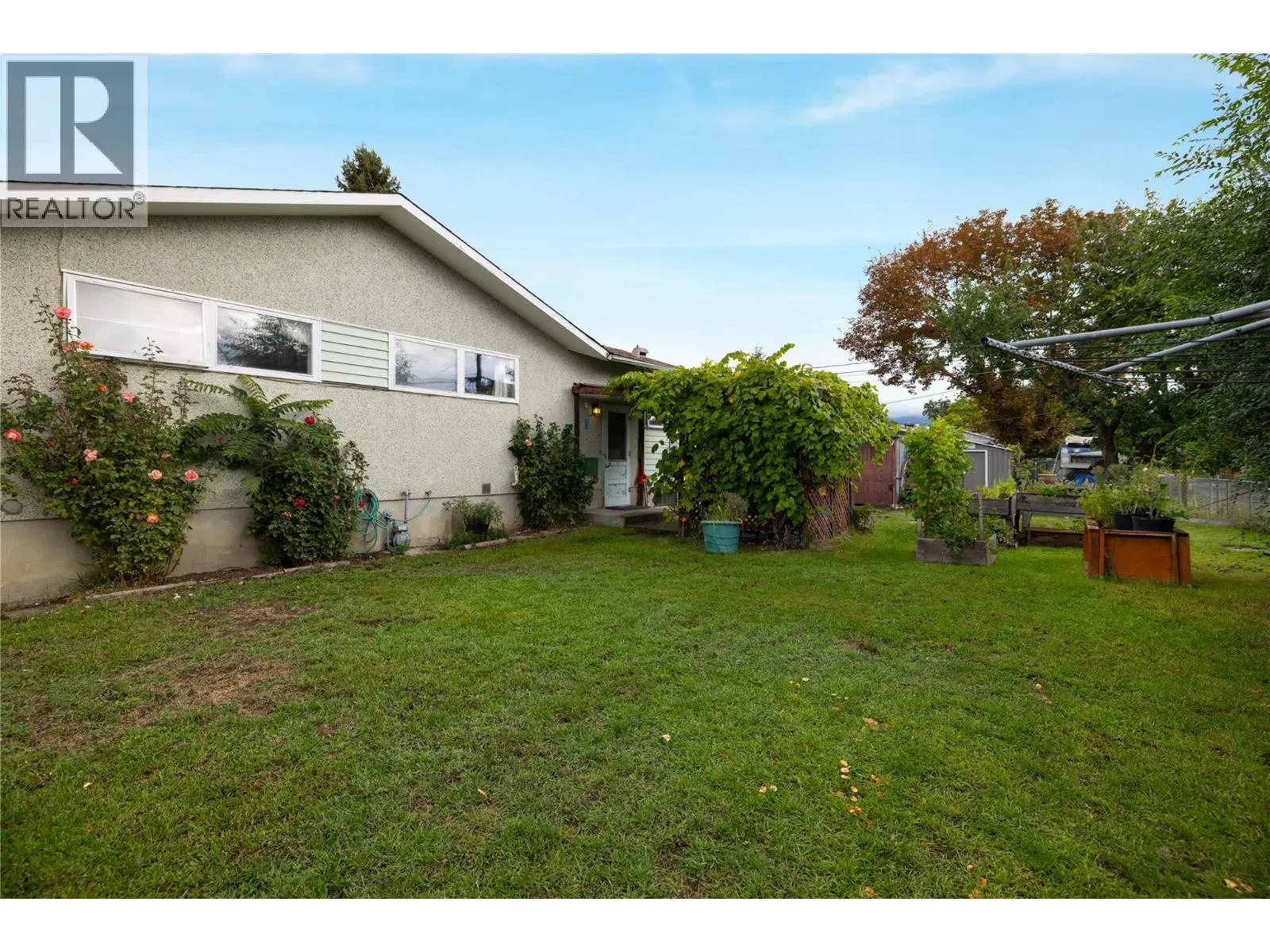 Photo 5 of 40 at 4204 27 Avenue