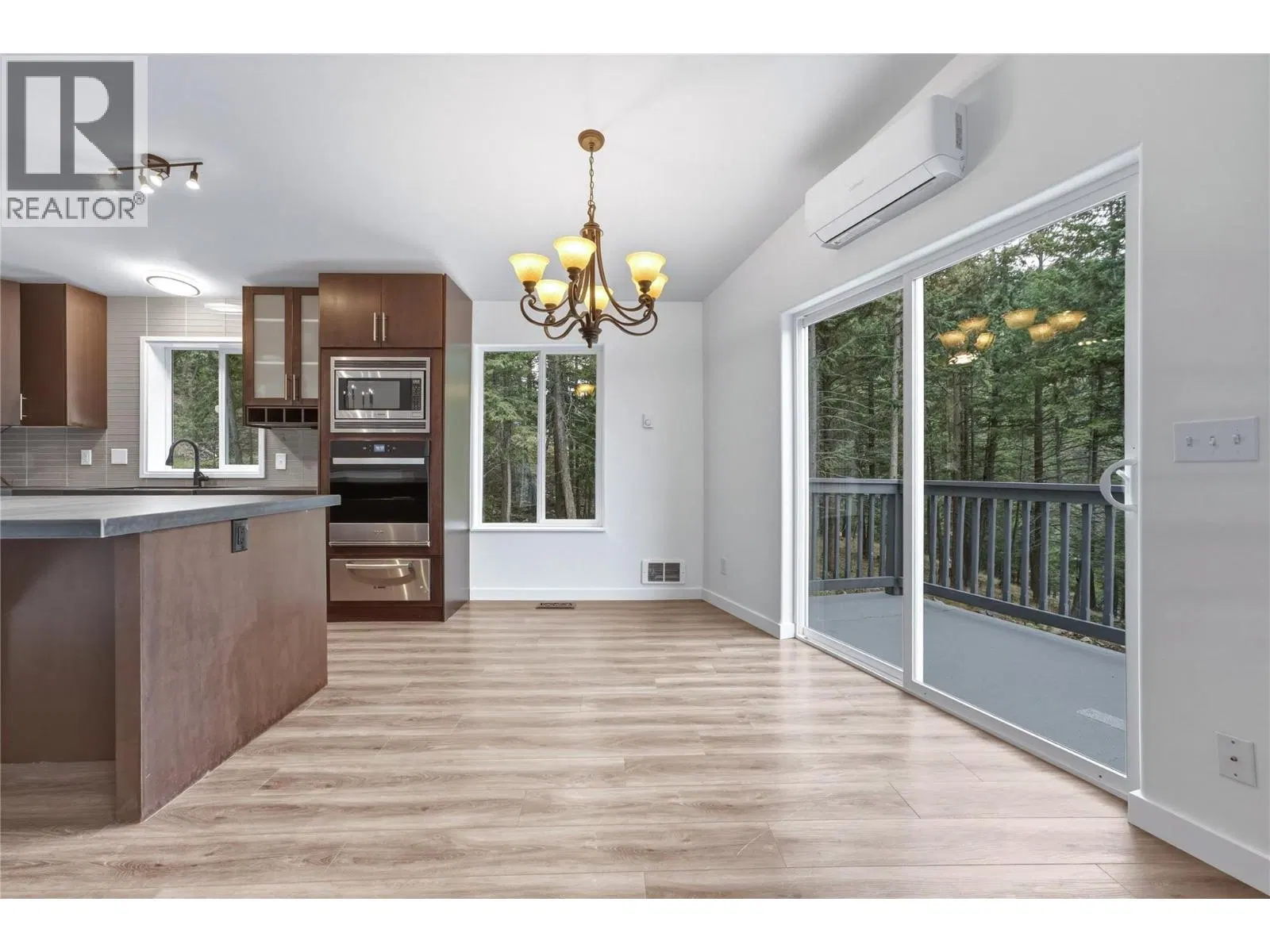 Photo 5 of 56 at 10824 Westshore Road