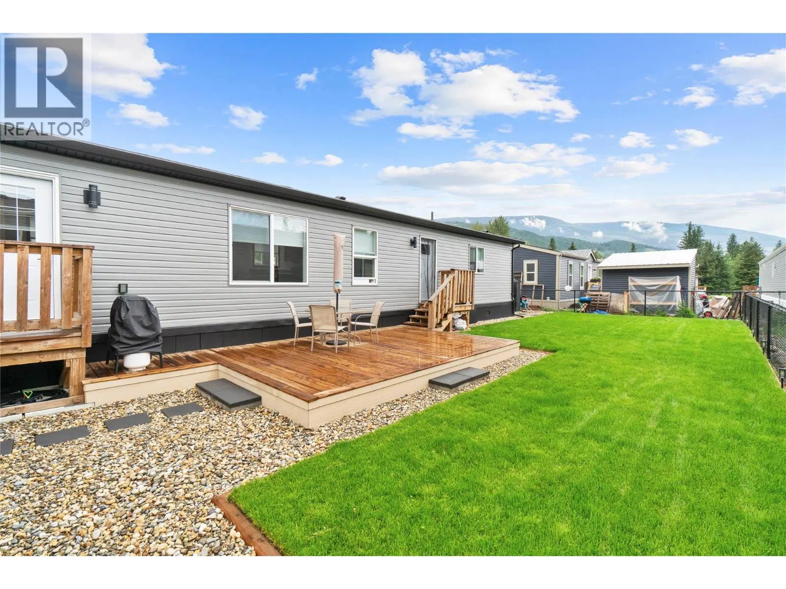 Photo 4 of 38 at #10 – 1705 Hillier Road