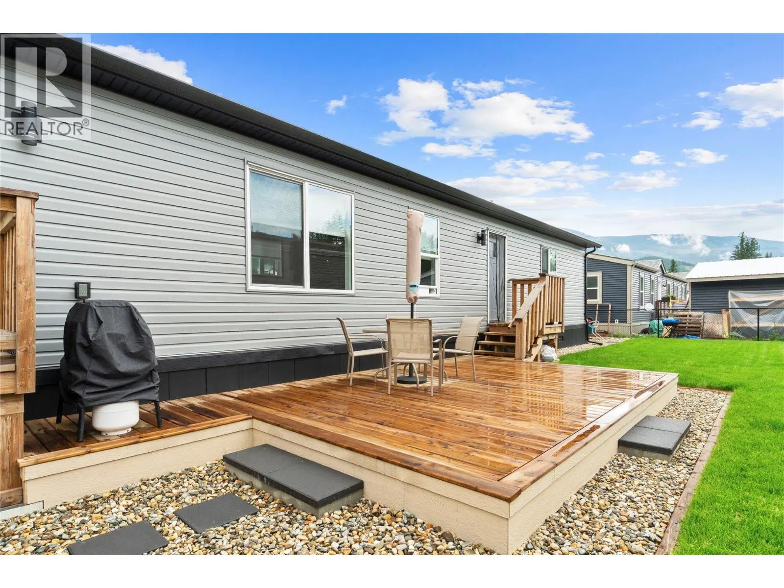 Photo 5 of 38 at #10 – 1705 Hillier Road
