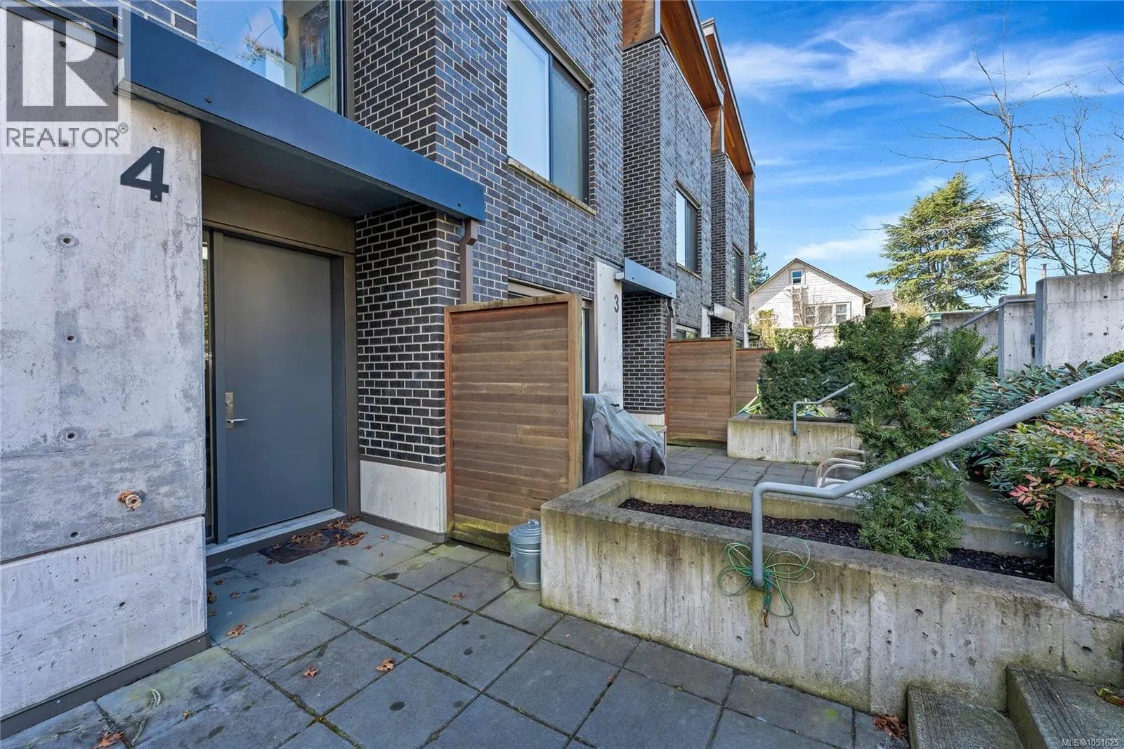 Photo 2 of 33 at #4 – 991 McKenzie Avenue