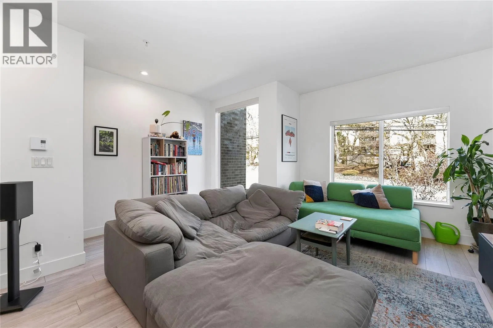 Photo 4 of 33 at #4 – 991 McKenzie Avenue