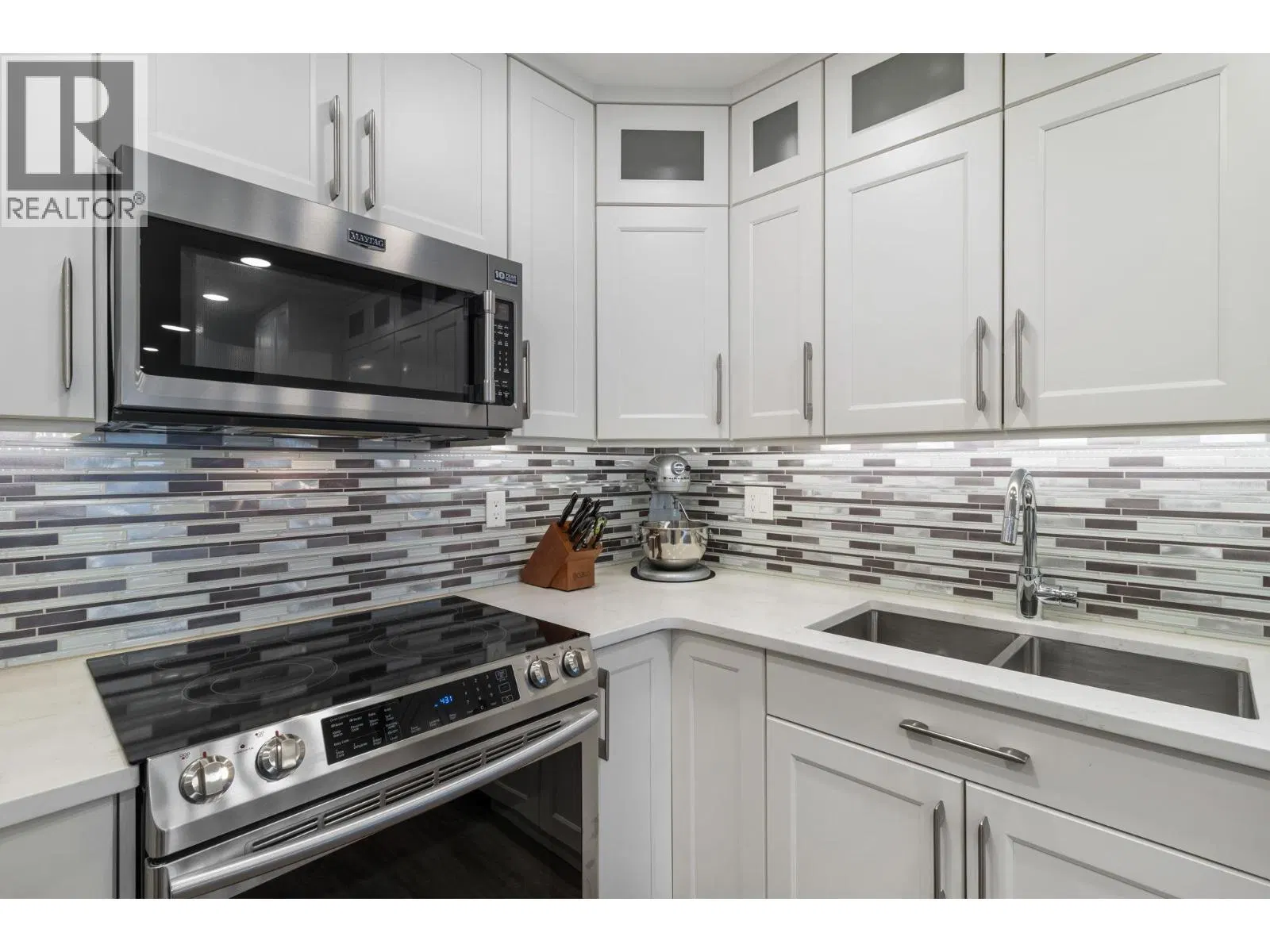 Photo 5 of 55 at #207 – 2777 Casa Loma Road