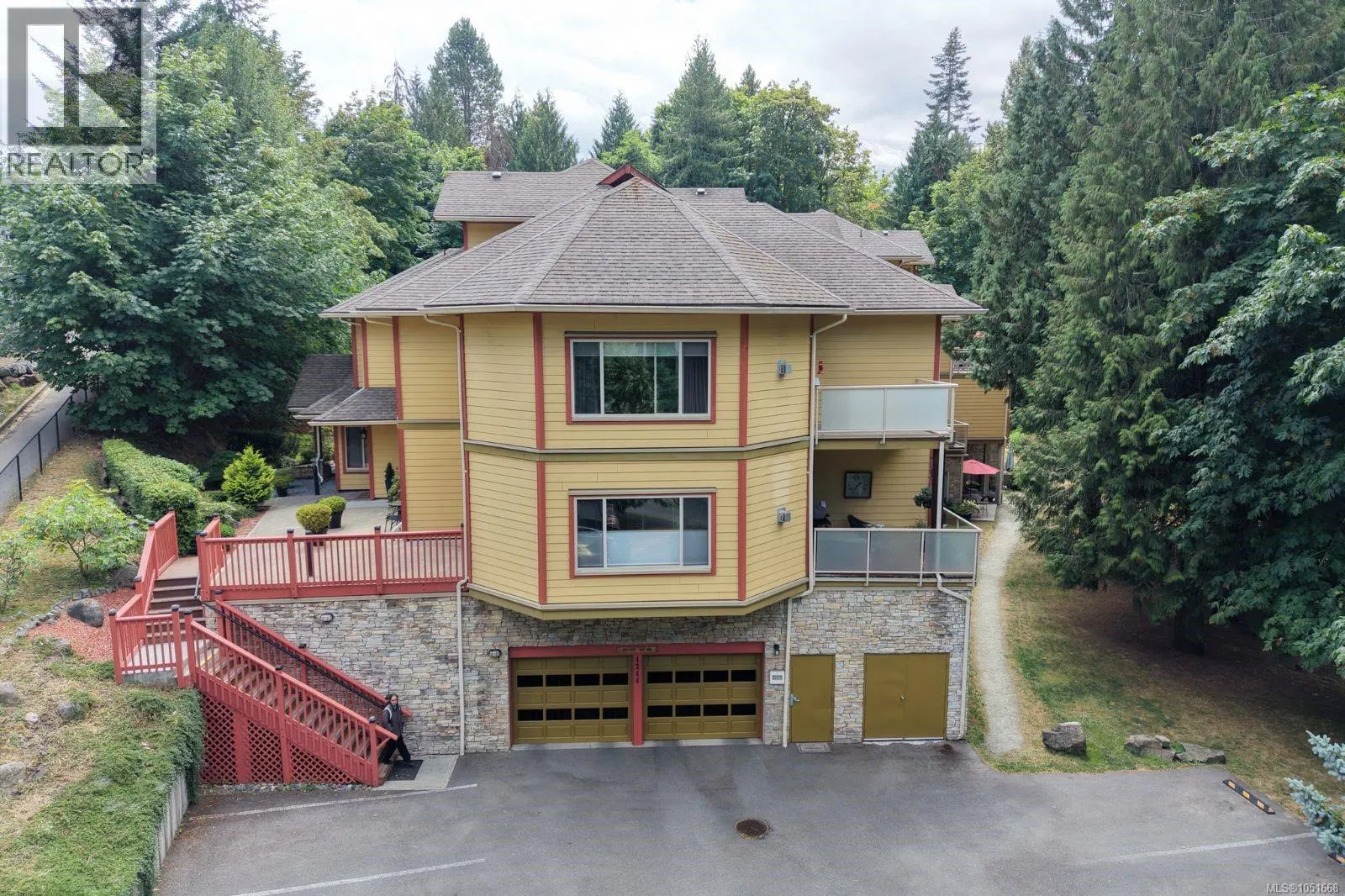 Photo 2 of 55 at #302 – 1244 4th Avenue