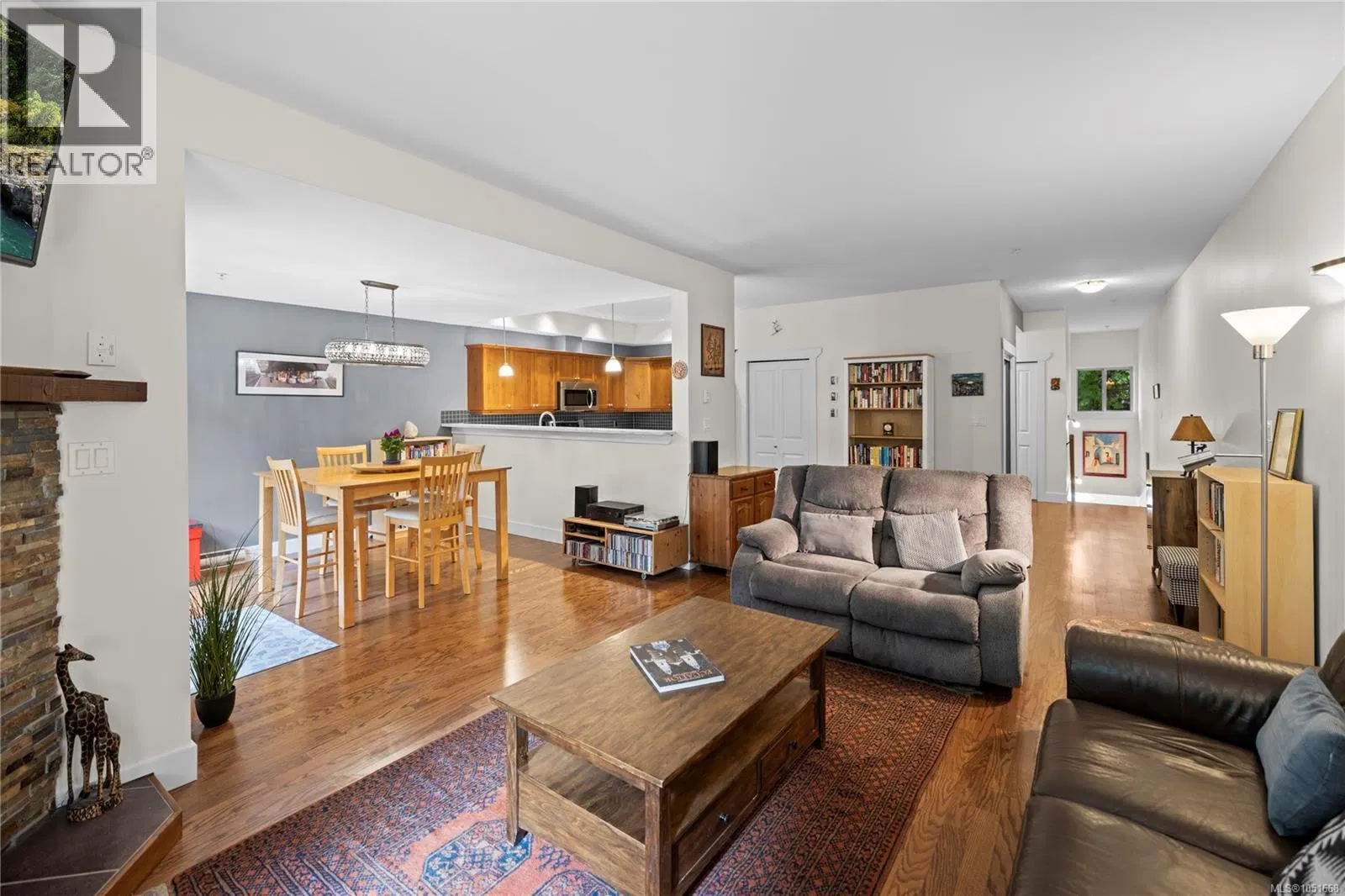 Photo 5 of 55 at #302 – 1244 4th Avenue