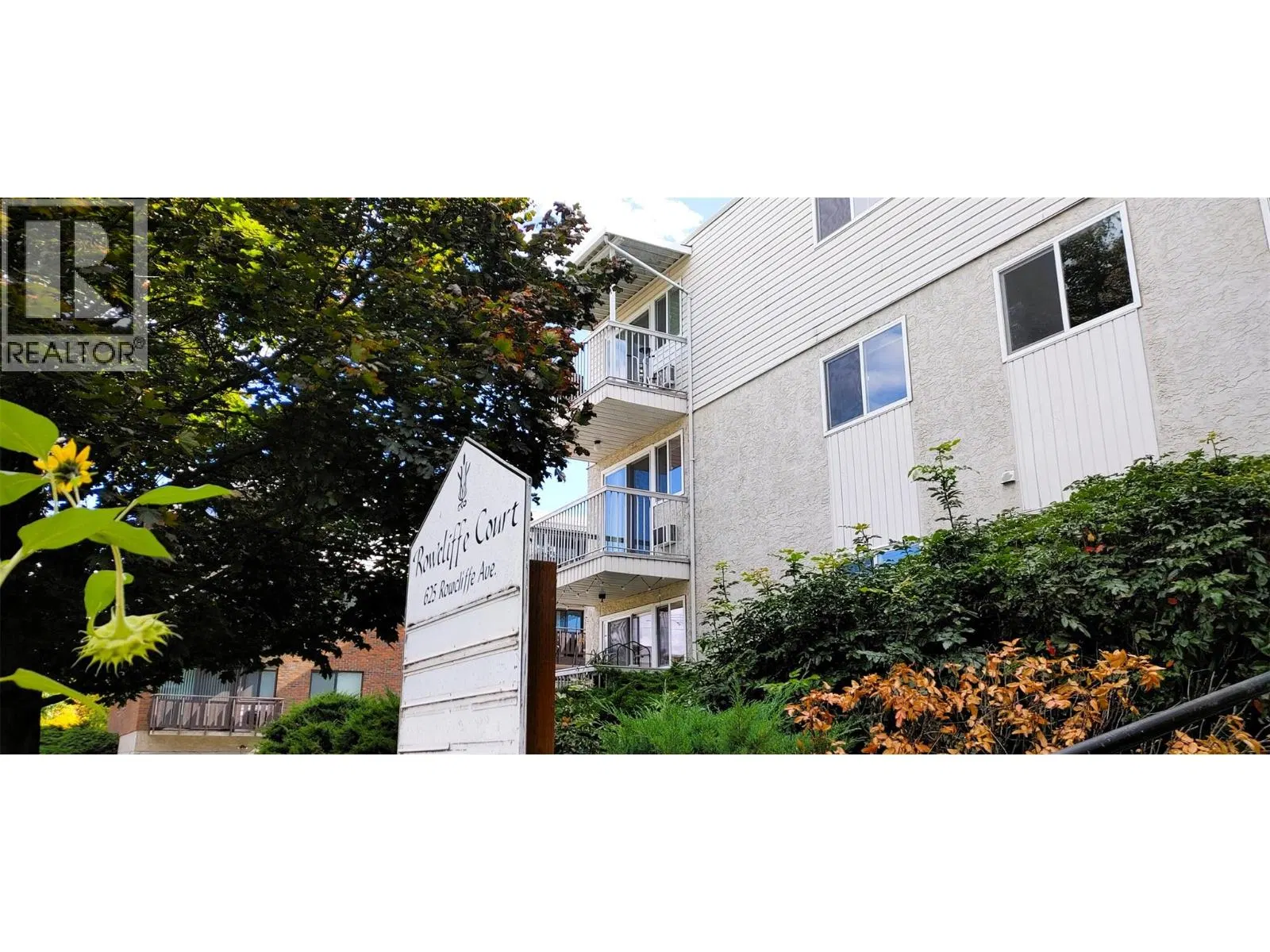 Photo 2 of 26 at #207 – 625 Rowcliffe Avenue