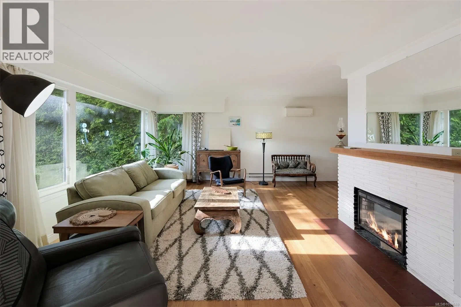 Photo 3 of 71 at 3832 Pitcombe Place