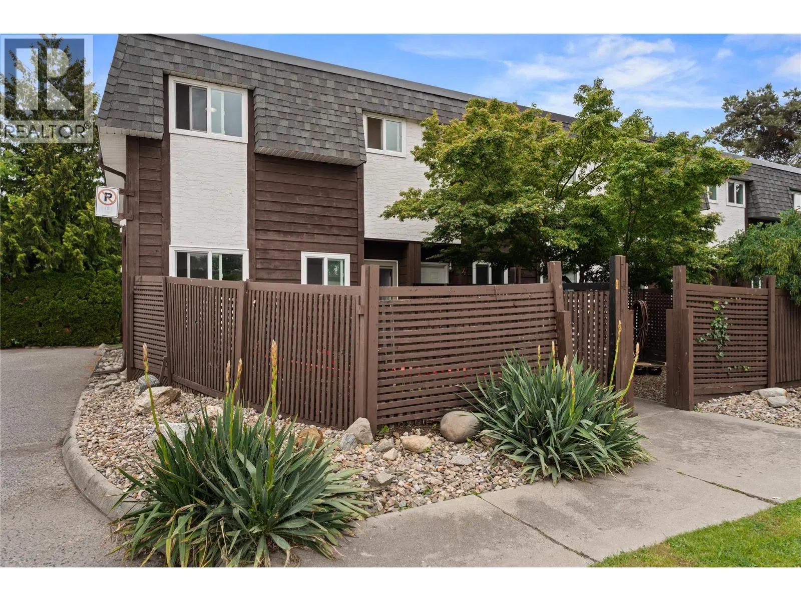 Photo 2 of 43 at #5 – 3135 Walnut Street