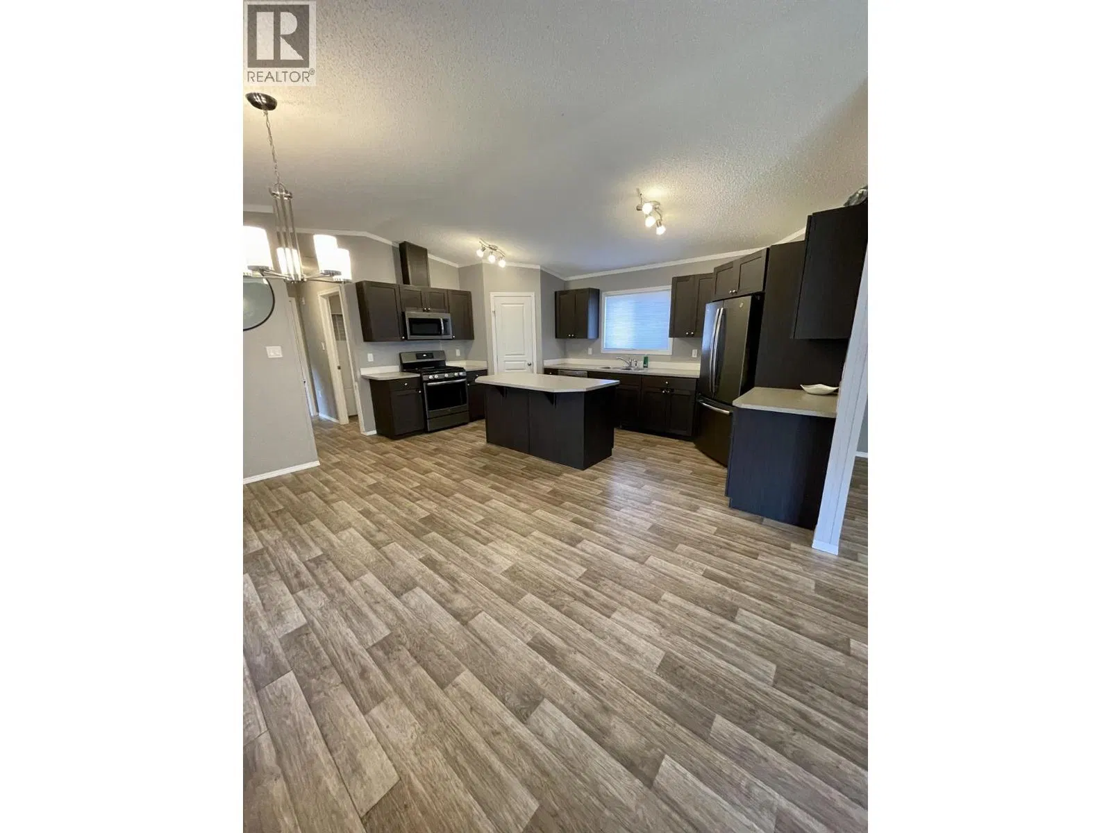 Photo 2 of 28 at #116 – 100 Aspen Drive