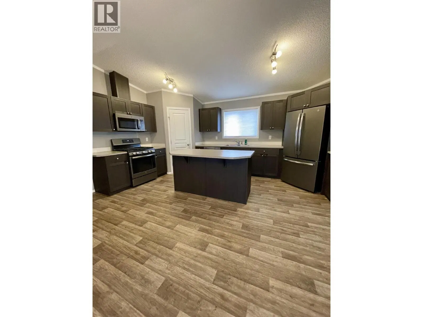 Photo 3 of 28 at #116 – 100 Aspen Drive