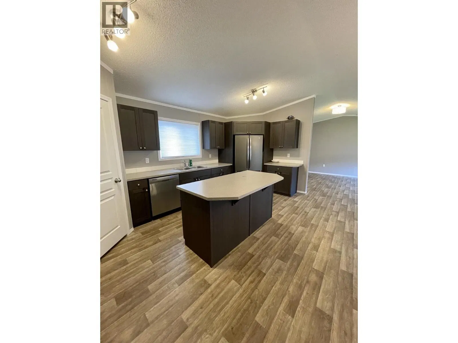 Photo 4 of 28 at #116 – 100 Aspen Drive