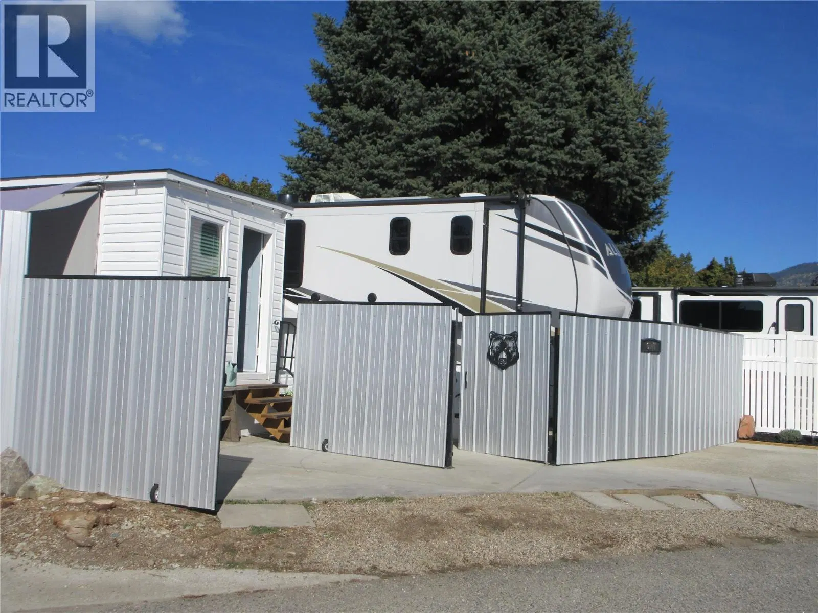 Photo 4 of 22 at #617 – 415 Commonwealth Road