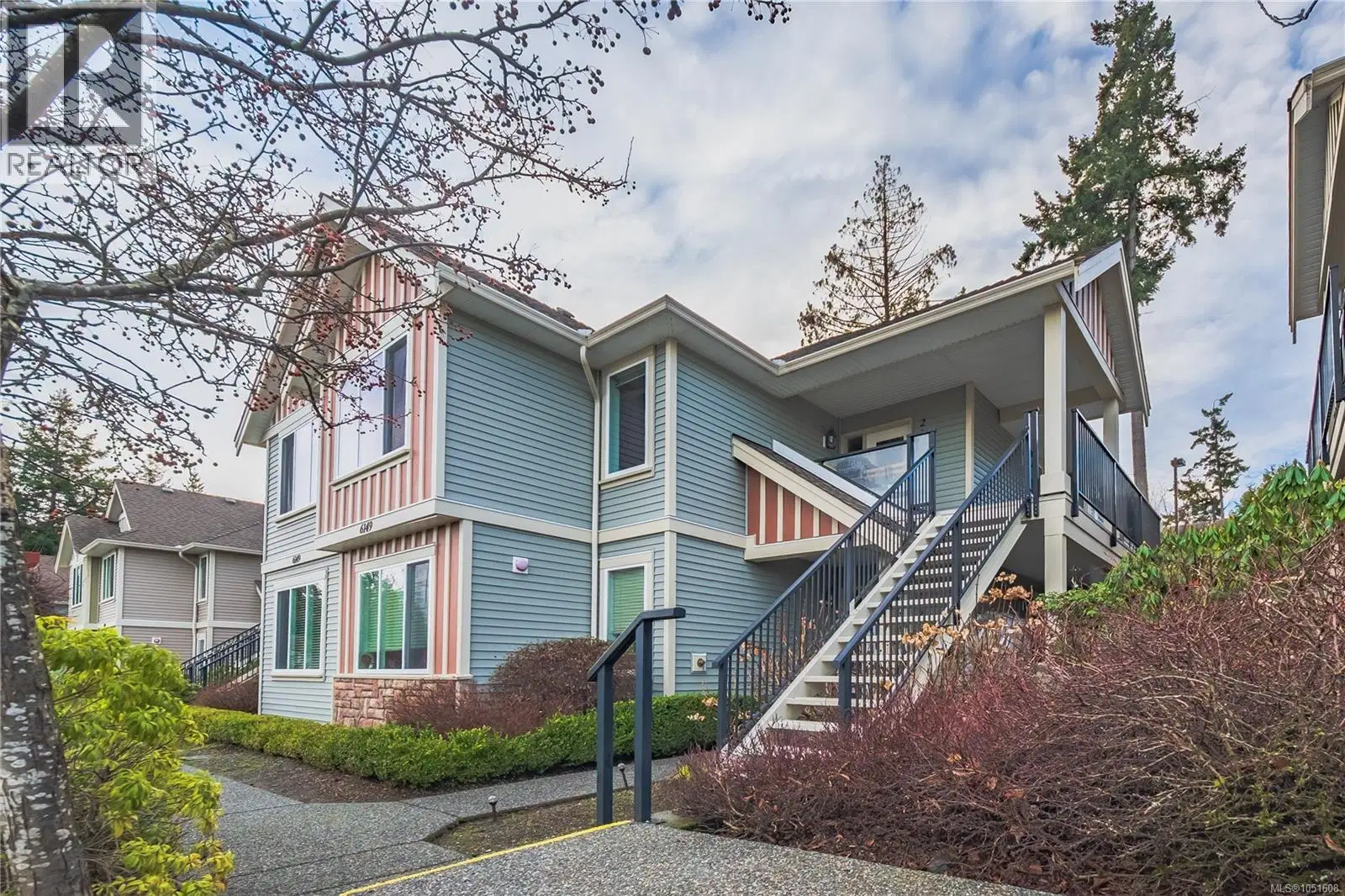 #102 – 6149 Washington Way