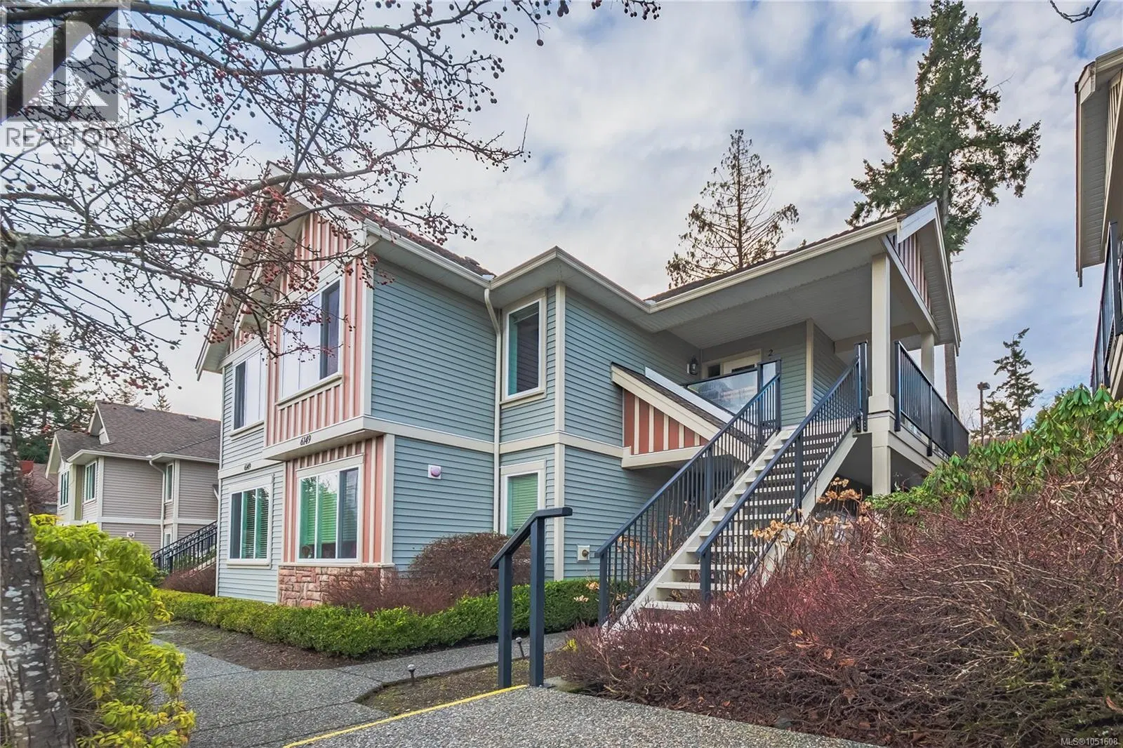 #102 – 6149 Washington Way