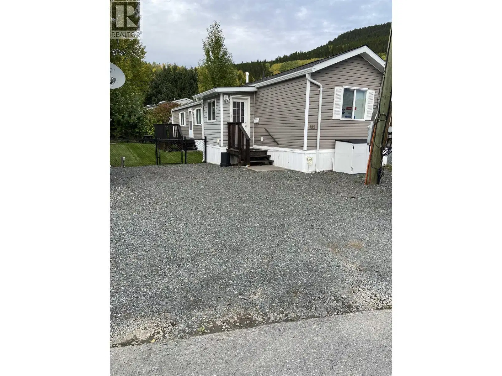 #102 – 3614 KALUM Street