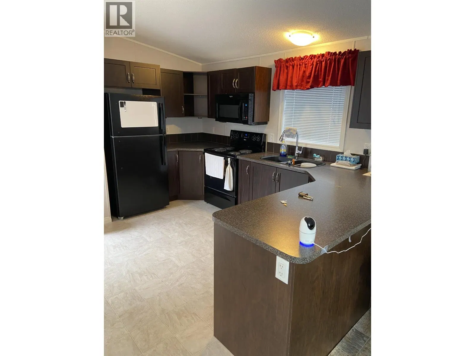 Photo 4 of 19 at #102 – 3614 KALUM Street