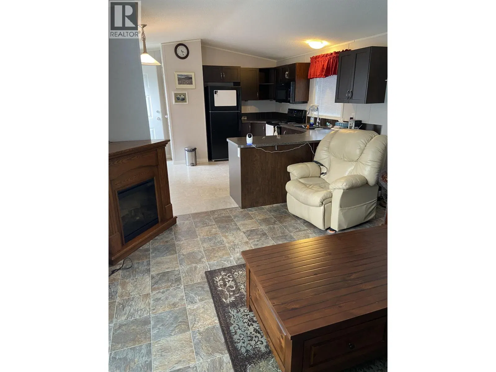Photo 5 of 19 at #102 – 3614 KALUM Street