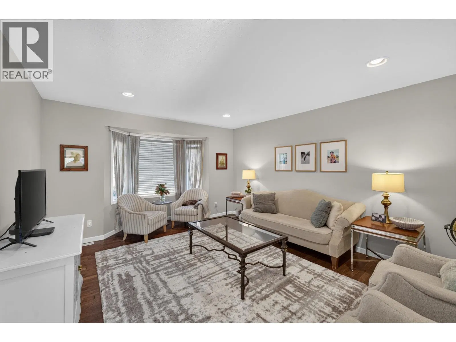 Photo 5 of 40 at 8715 114 Avenue