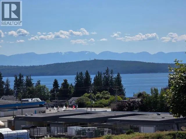 Photo 3 of 30 at Powell River
